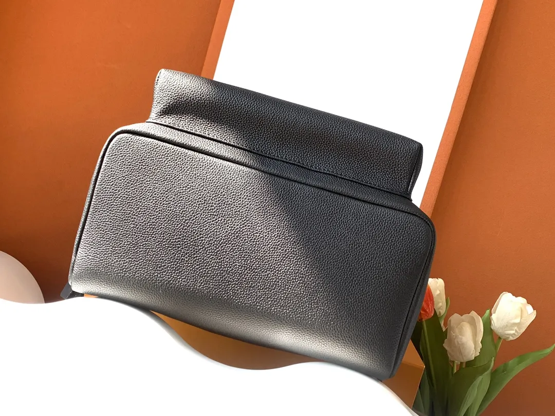 Aerogram Backpack view 4
