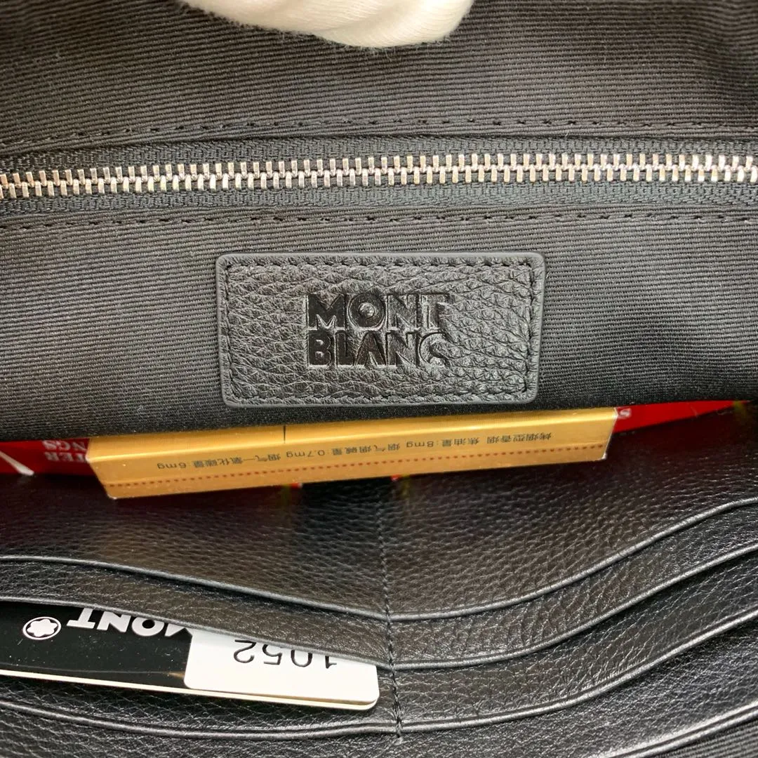 1052 Leather Card Case view 8