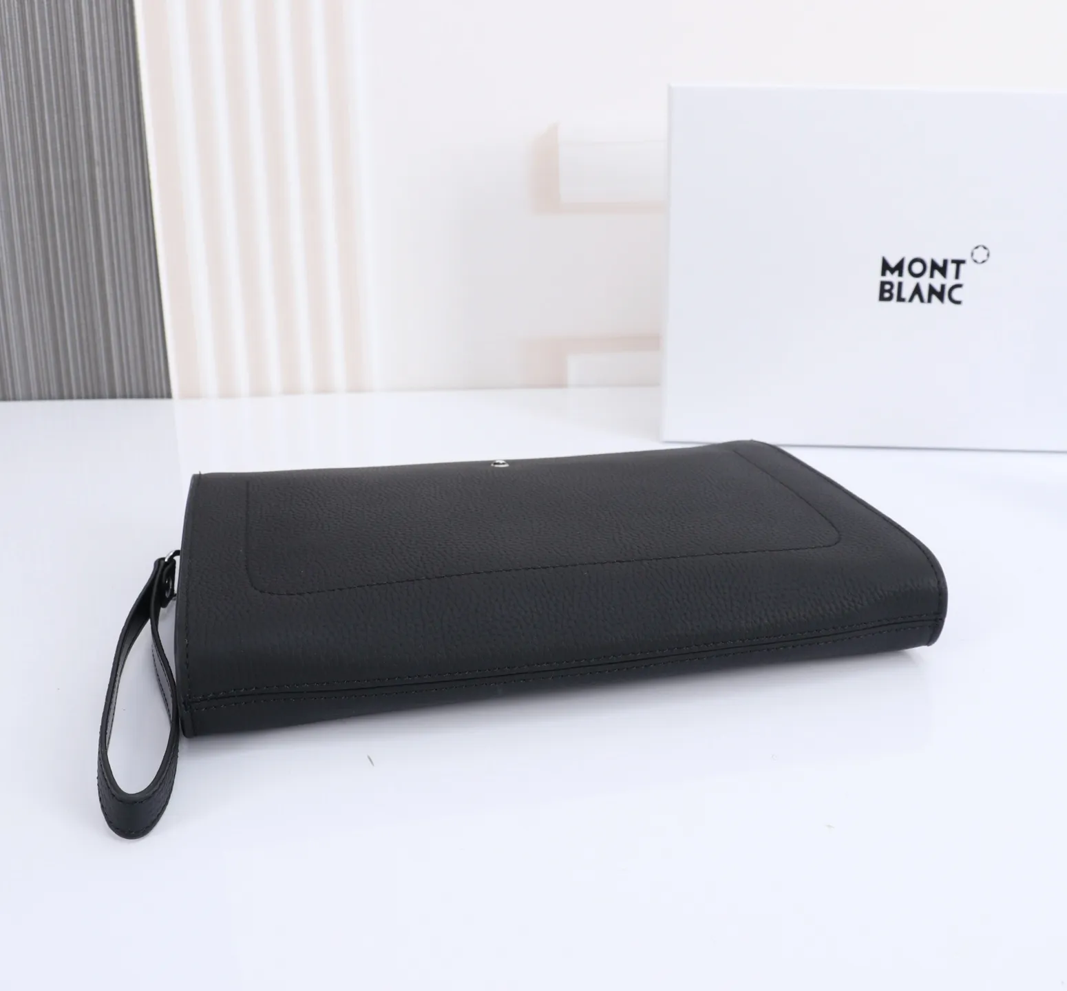 1109 Leather Card Slot Bag view 7
