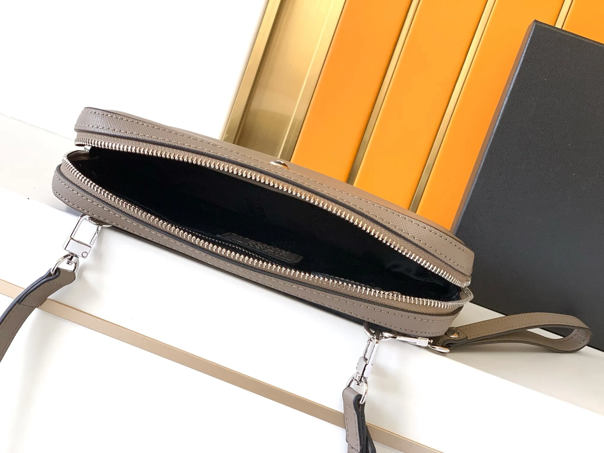 130308 Convertible Pouch Khaki view 8