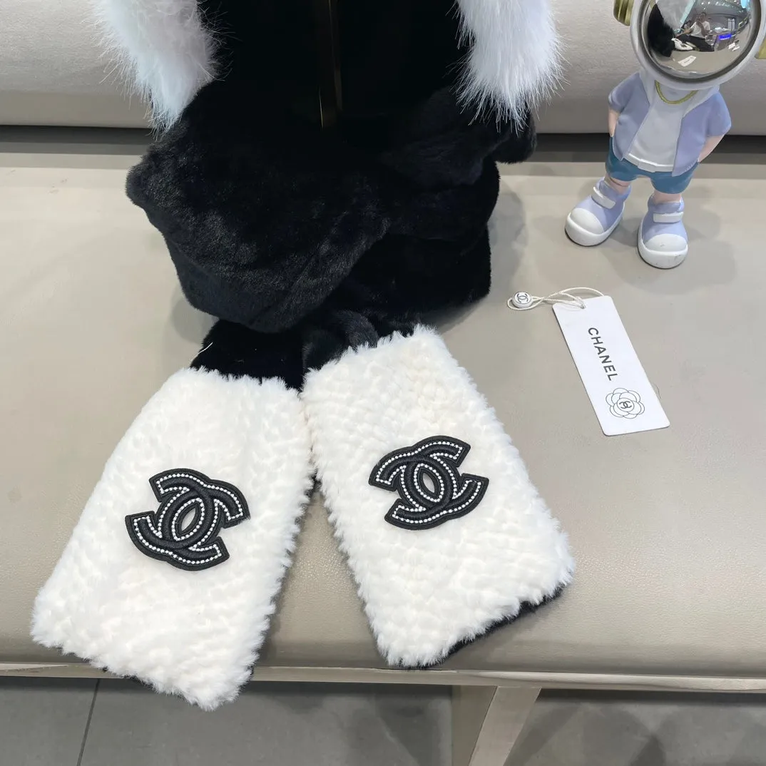 Balaclava Hat In Black Mix White Fleece 422216 view 2