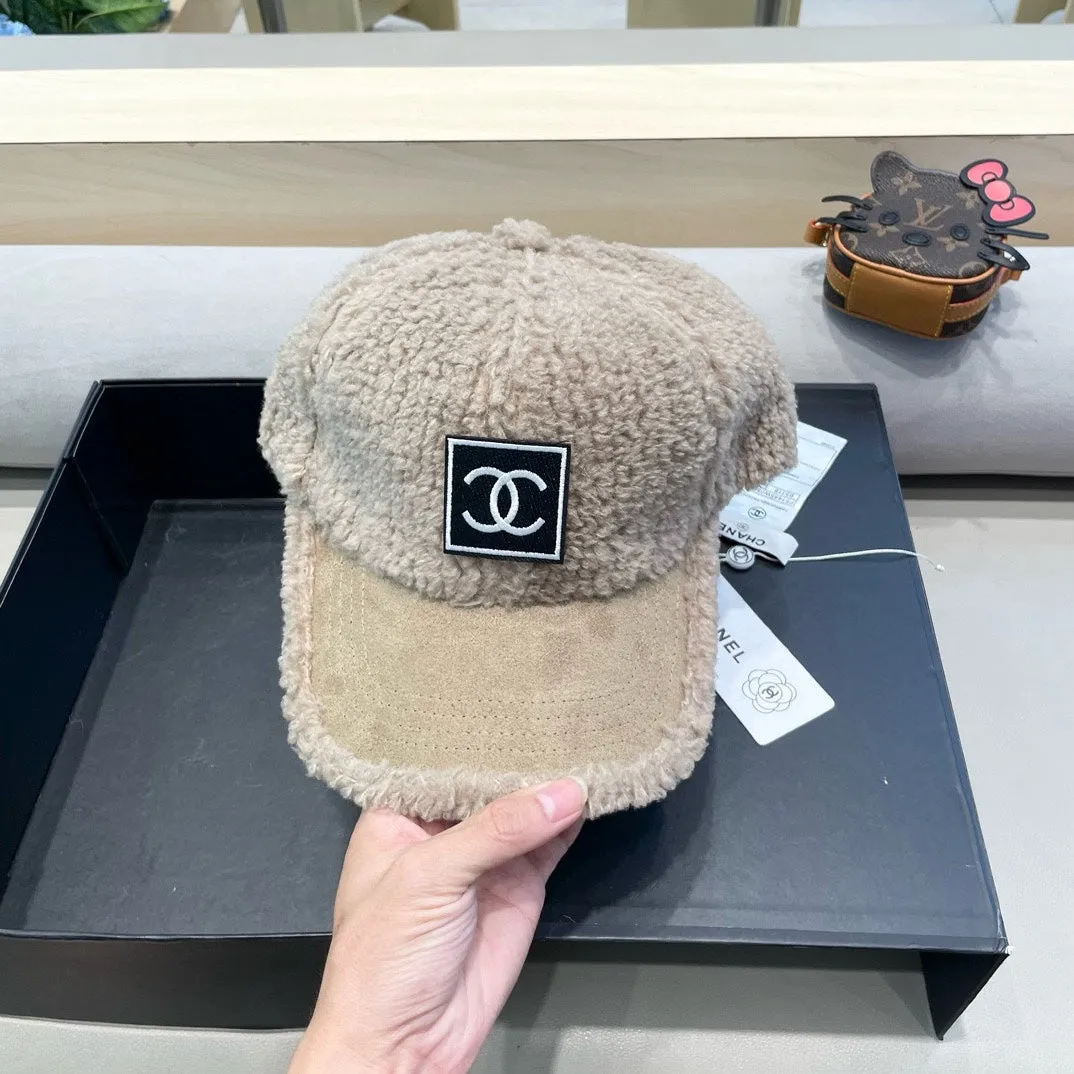 Baseball Cap In Camel Beige Shearling 422432 view 3