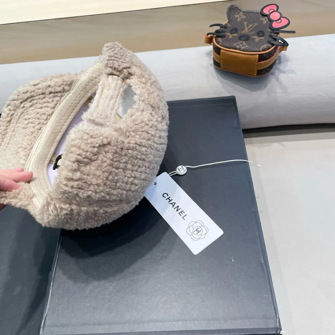 Baseball Cap In Camel Beige Shearling 422432 view 5
