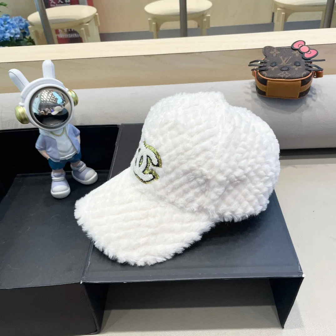 Baseball Cap In White Fleece 431372 view 2