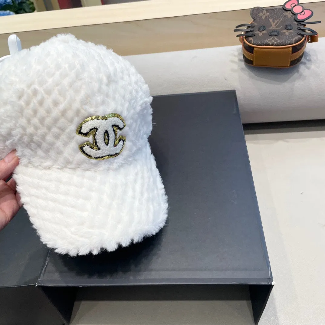 Baseball Cap In White Fleece 431372 view 5