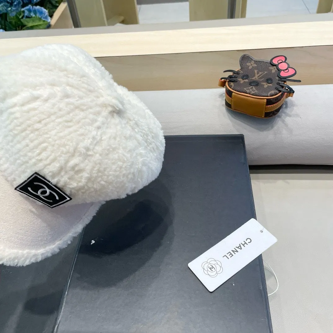 Baseball Cap In White Shearling 422434 view 5