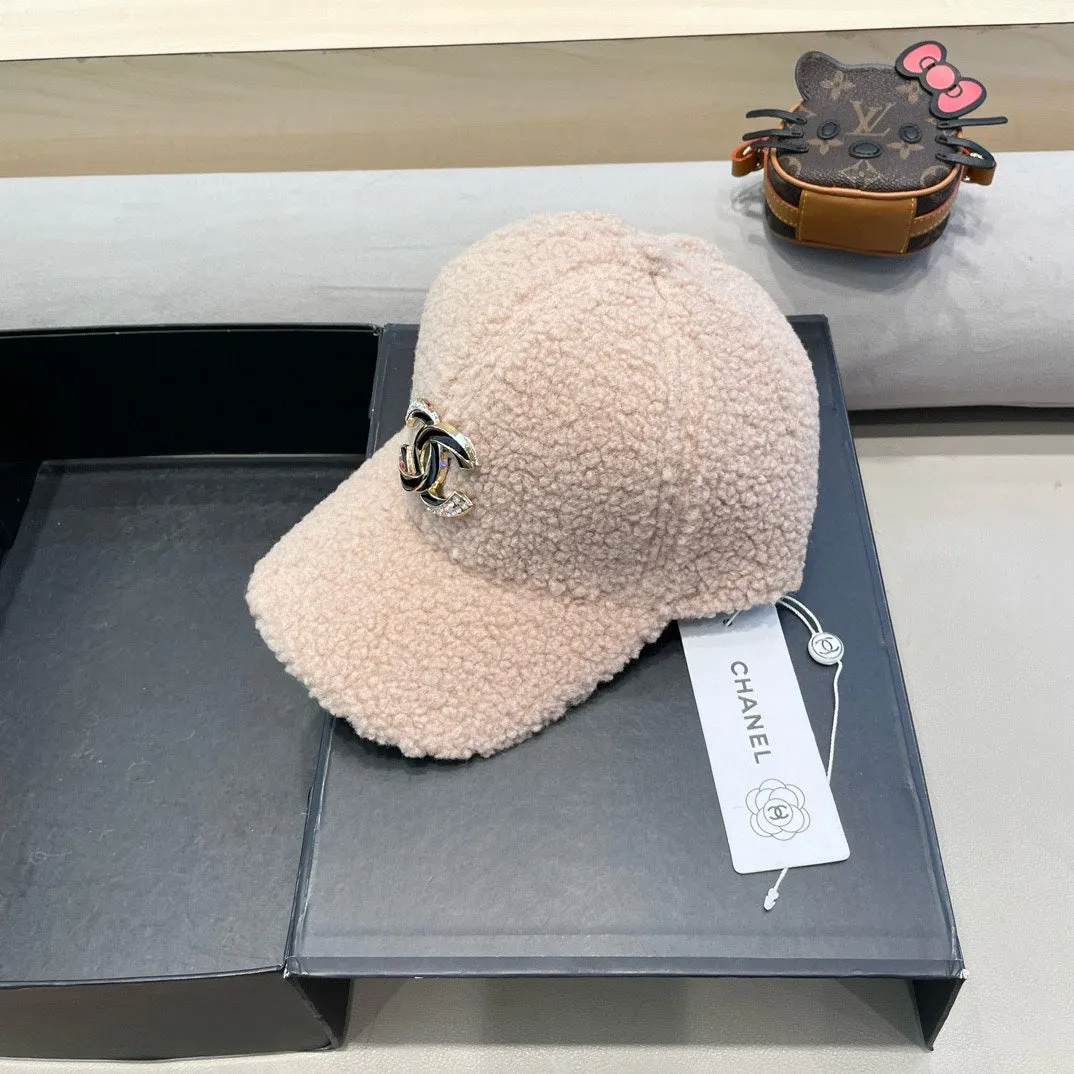 Baseball Hat In Light Pink Lamb Fur 424252 - Main View