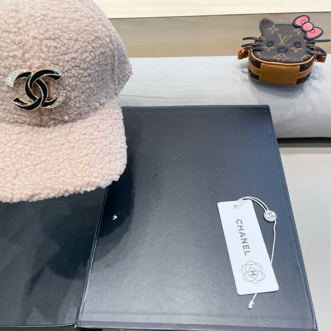 Baseball Hat In Light Pink Lamb Fur 424252 view 3