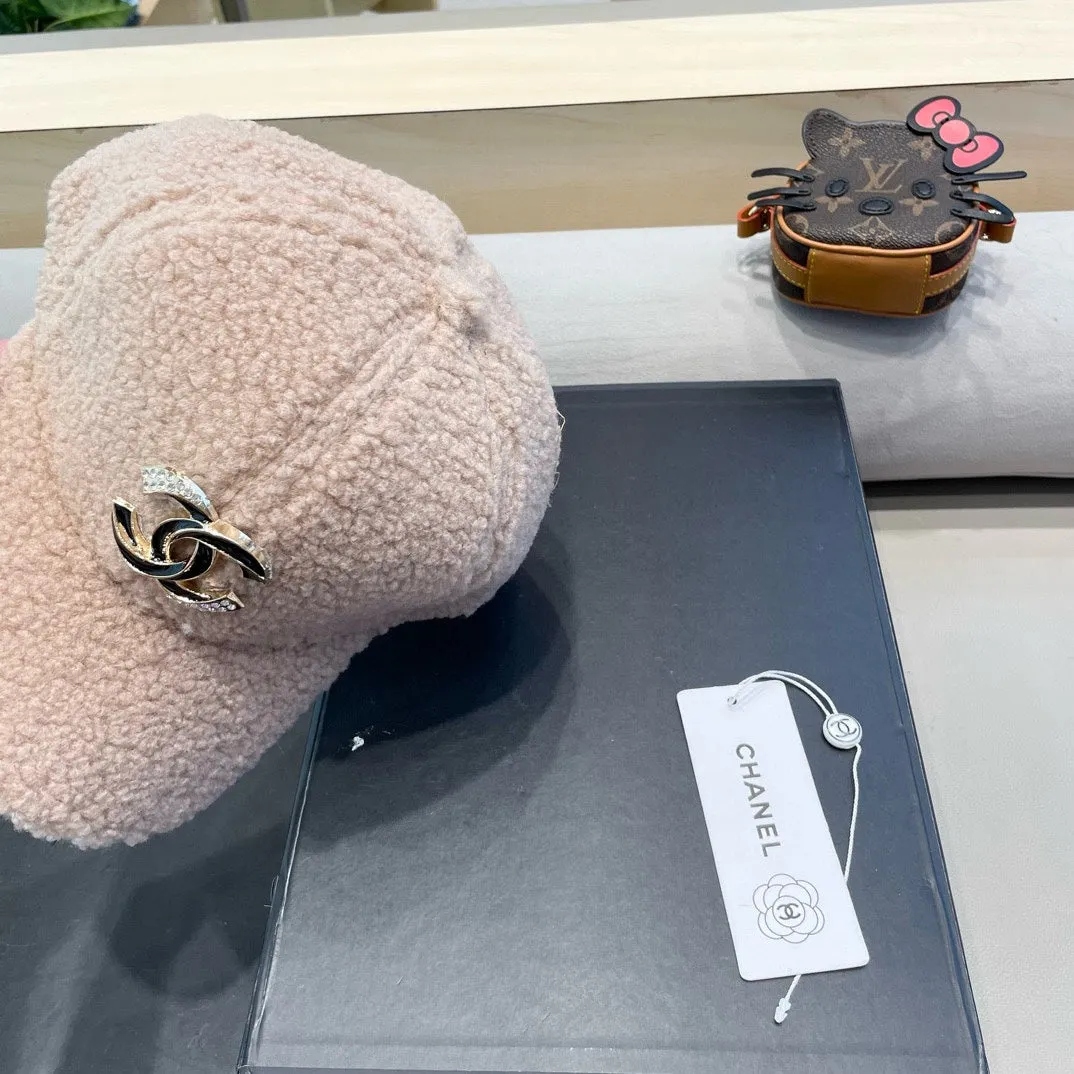 Baseball Hat In Light Pink Lamb Fur 424252 view 5