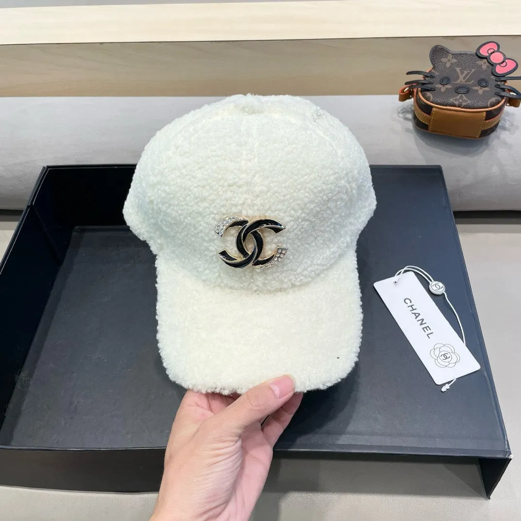 Baseball Hat In White Lamb Fur 424251 view 4