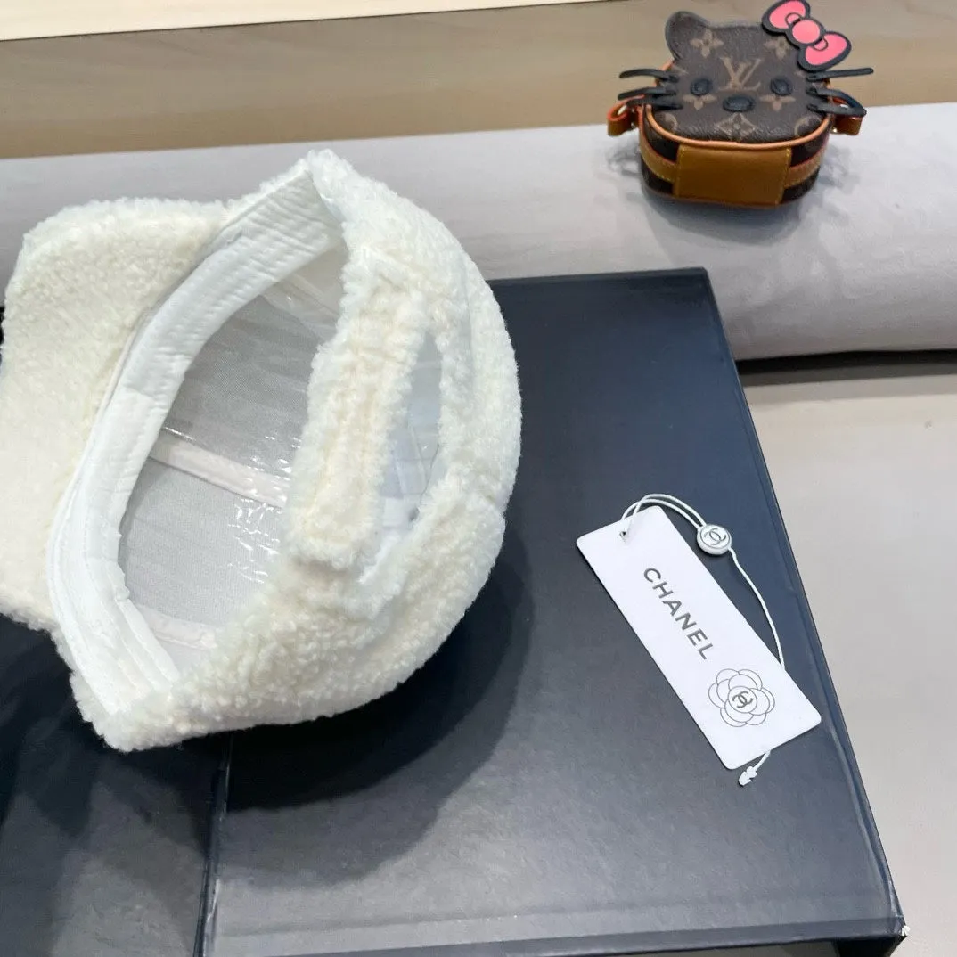 Baseball Hat In White Lamb Fur 424251 view 6