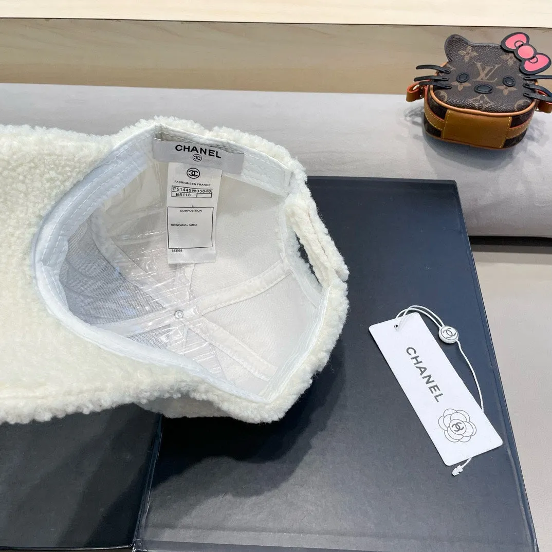 Baseball Hat In White Lamb Fur 424251 view 7