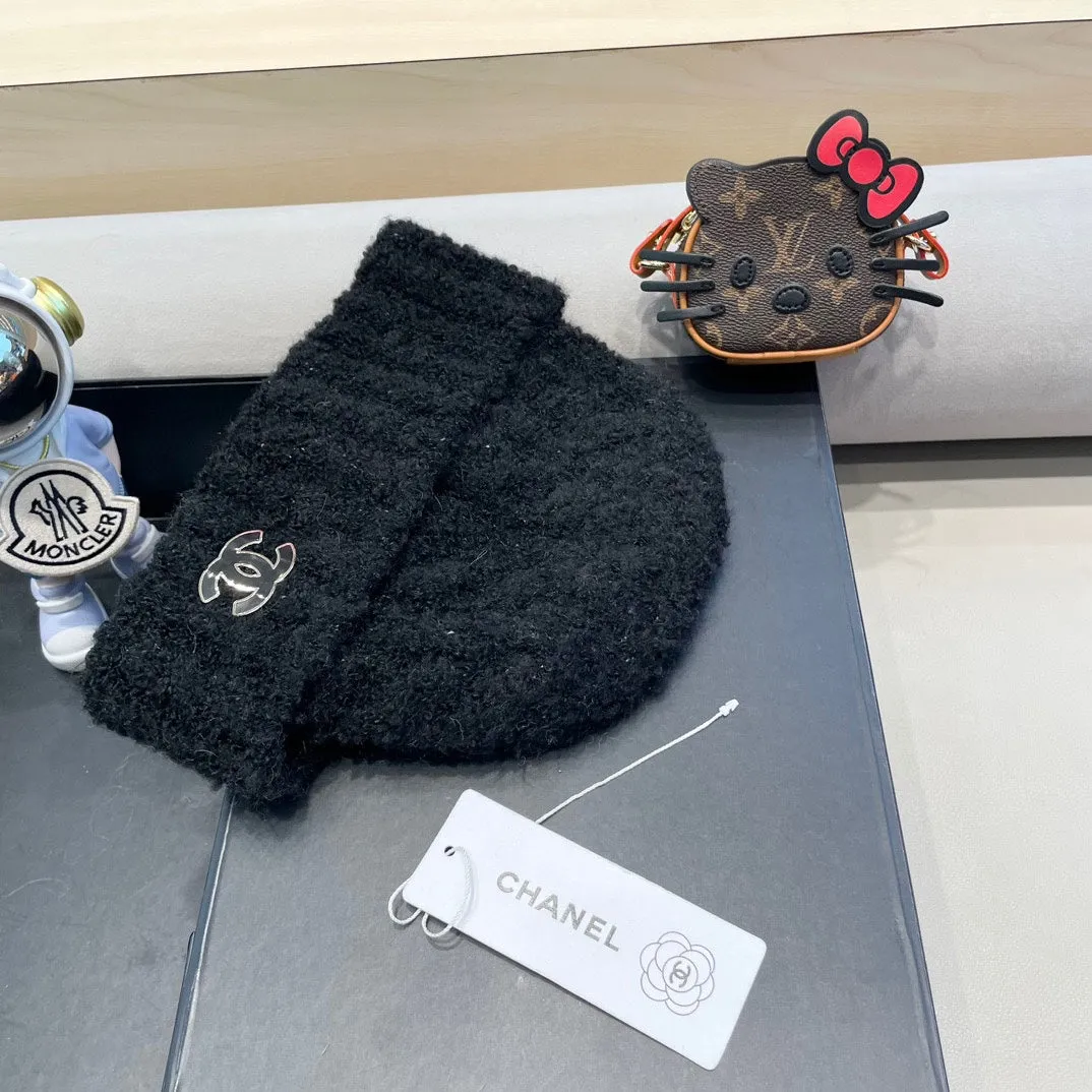 Beanie Hat In Black Wool 413326 view 4