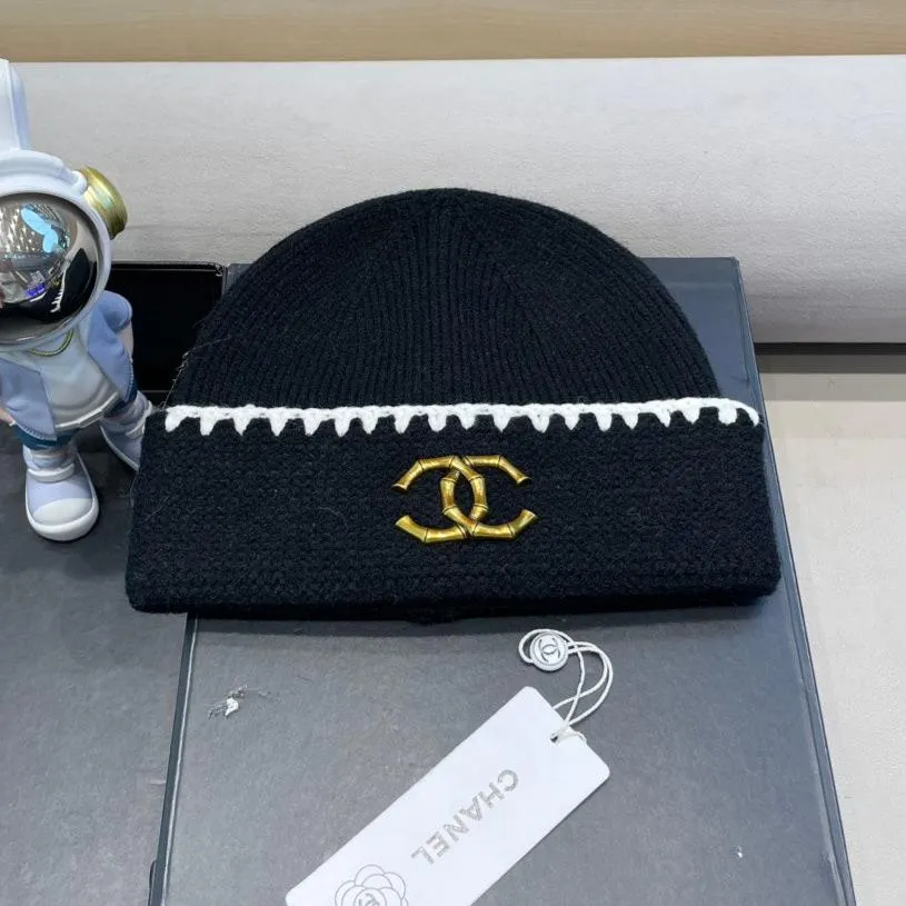 Beanie Hat In Black Wool 419778 view 8