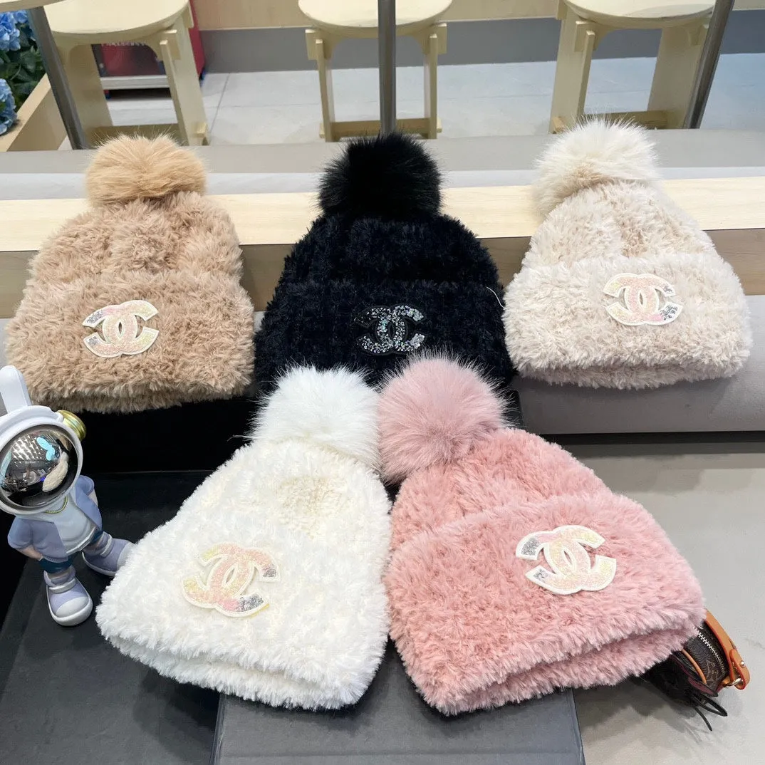 Beanie Hat In White Cream Solf Fleece 419711 view 8