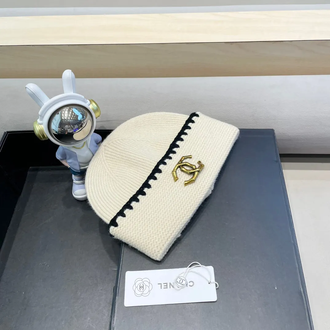 Beanie Hat In White Wool 419782 view 3