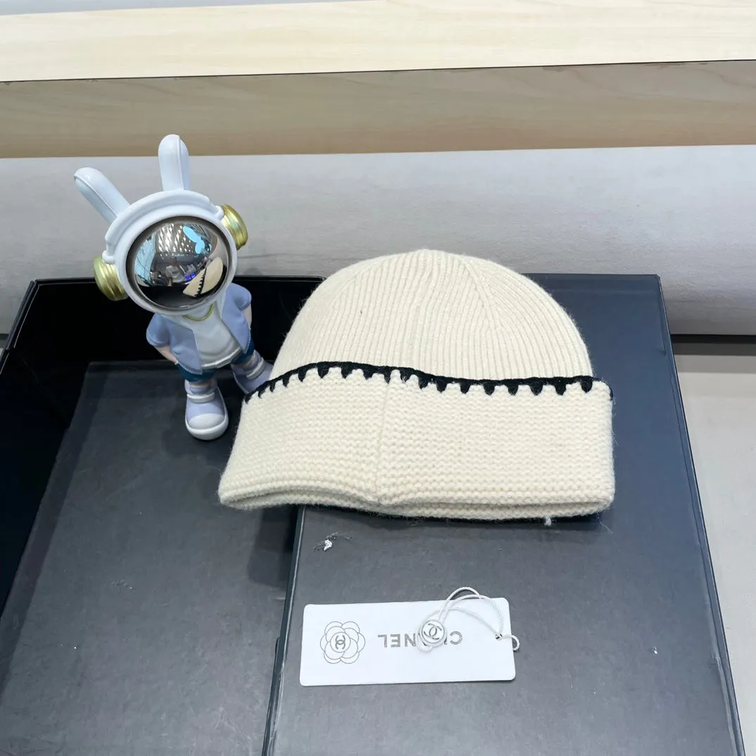 Beanie Hat In White Wool 419782 view 4