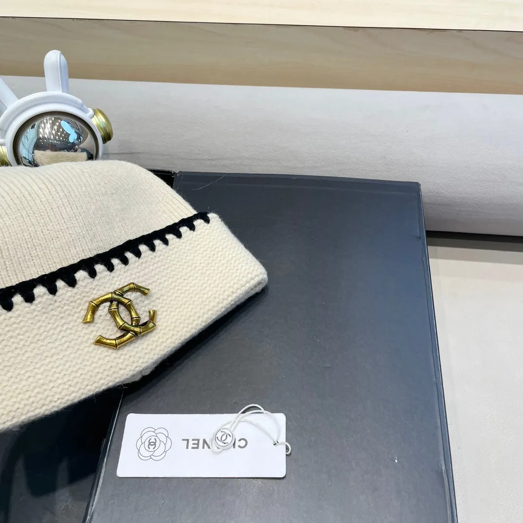Beanie Hat In White Wool 419782 view 5