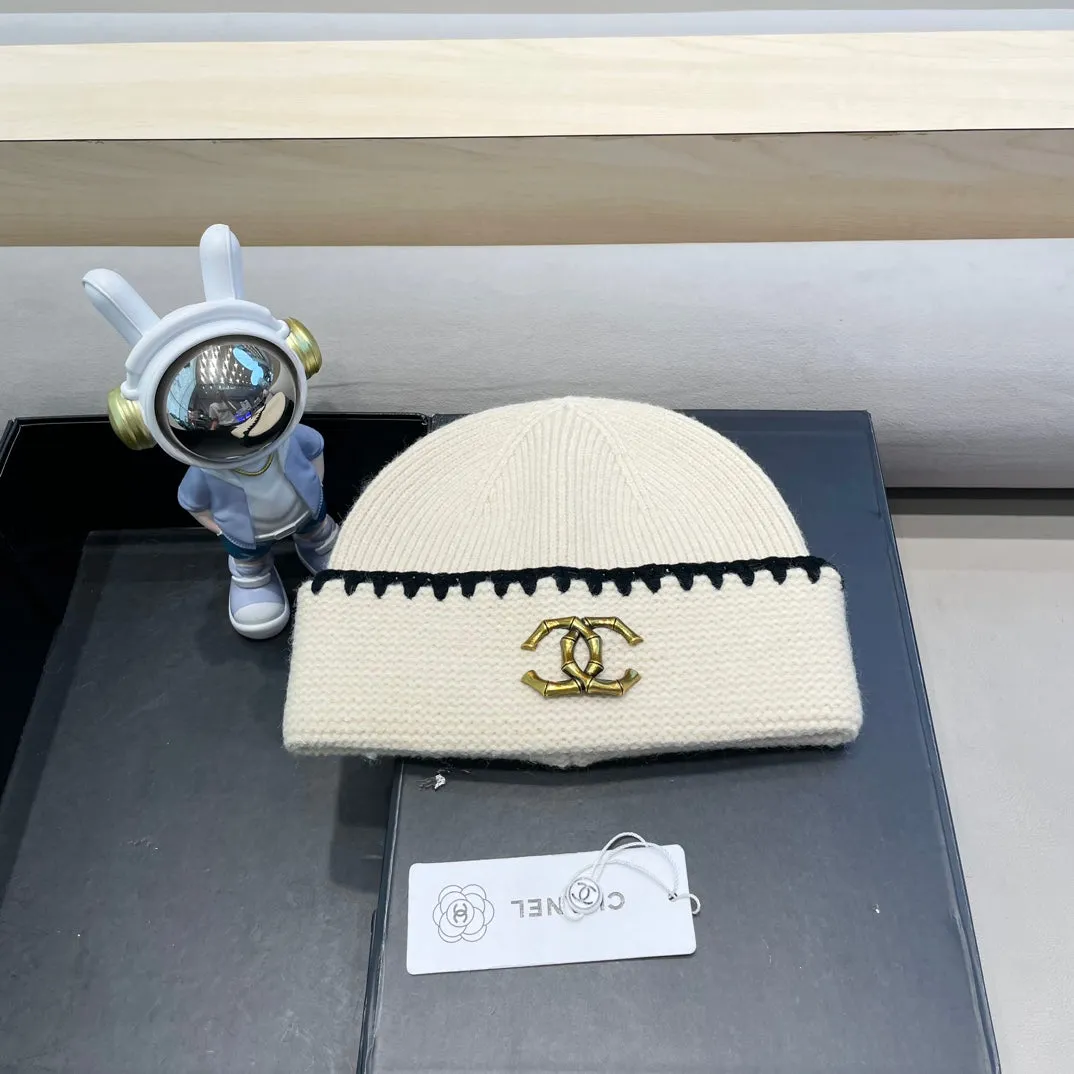 Beanie Hat In White Wool 419782 view 8