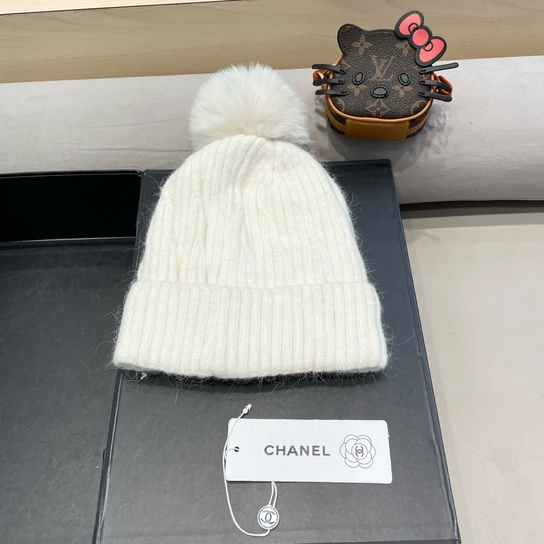 Beanie Hat In White Wool 422176 view 2