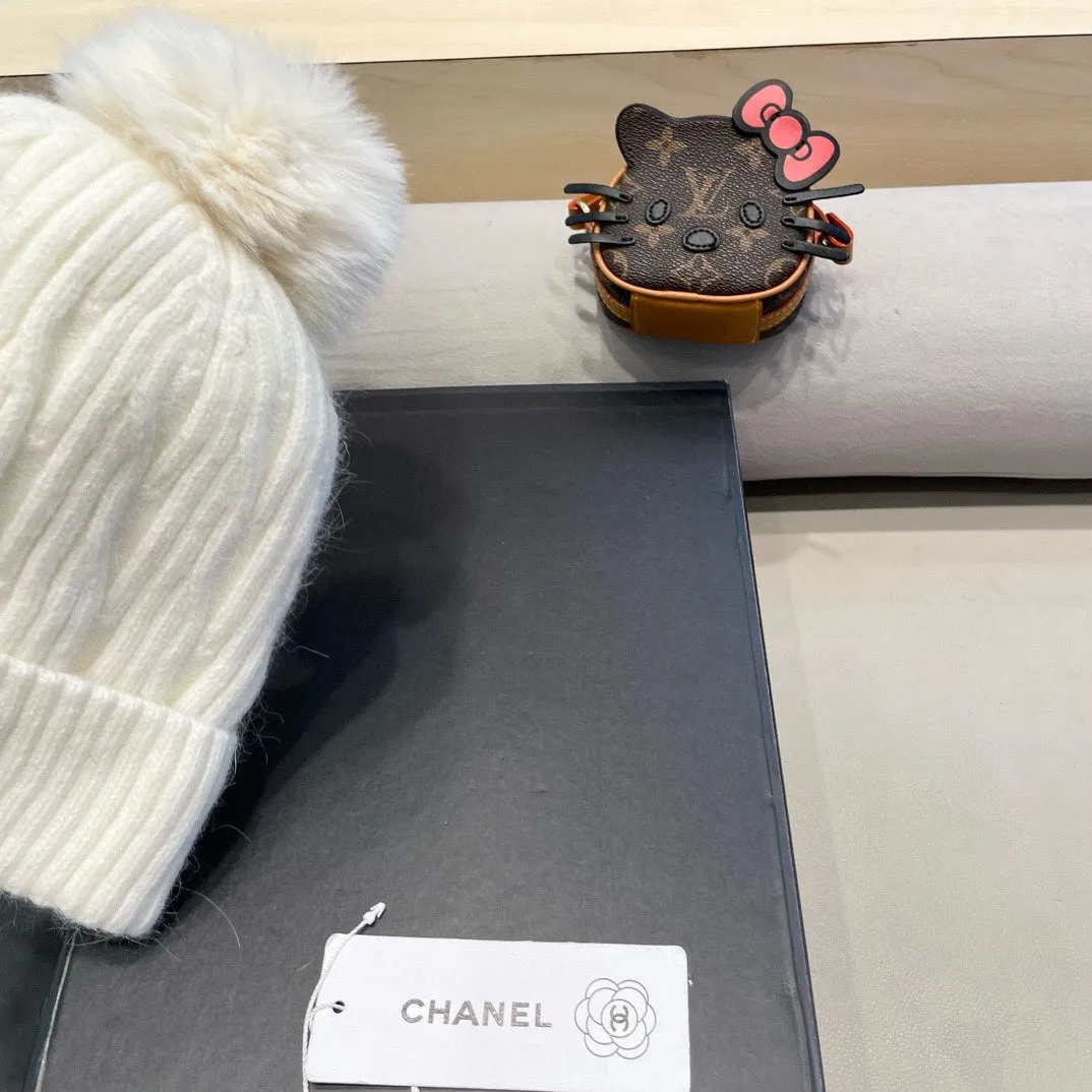 Beanie Hat In White Wool 422176 view 5