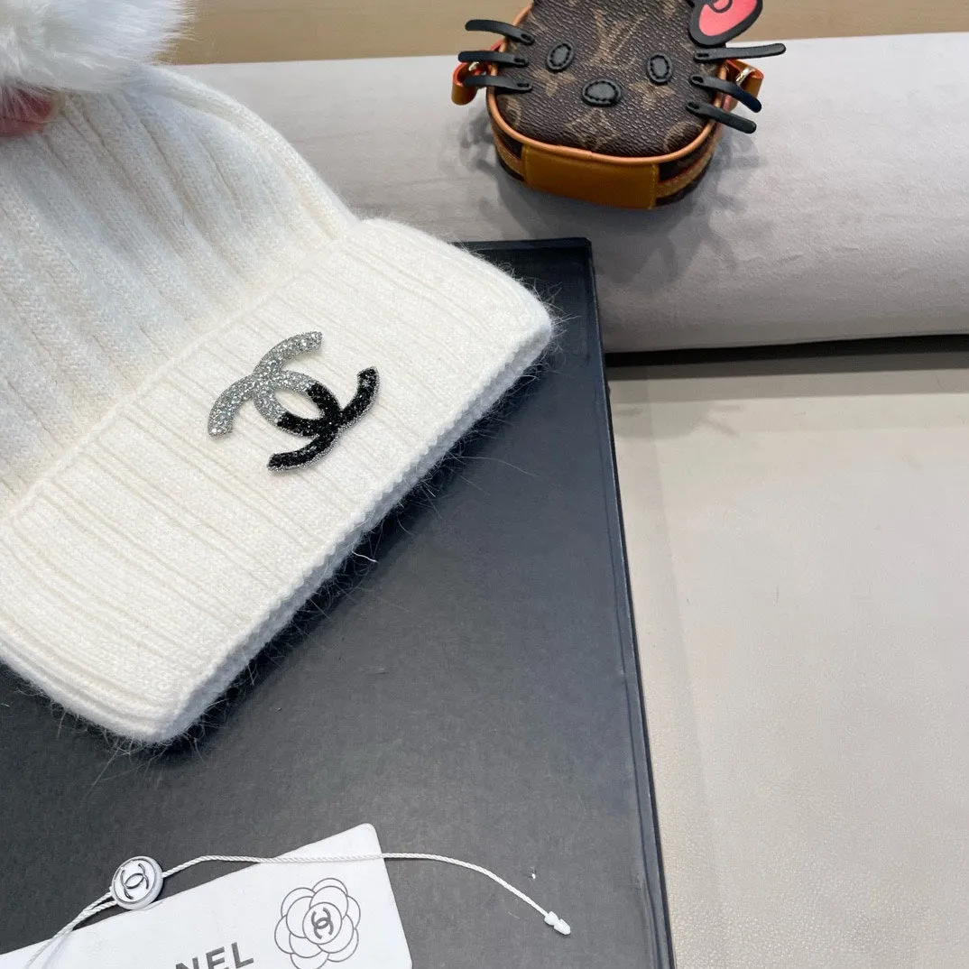 Beanie Hat In White Wool 426233 view 5