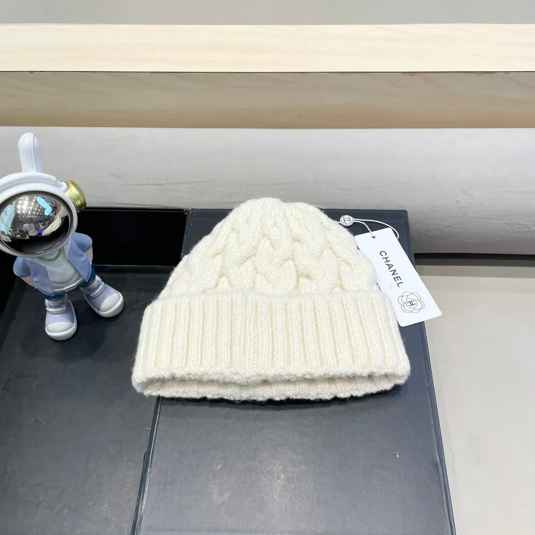 Beanie Hat In White Wool 431705 view 4