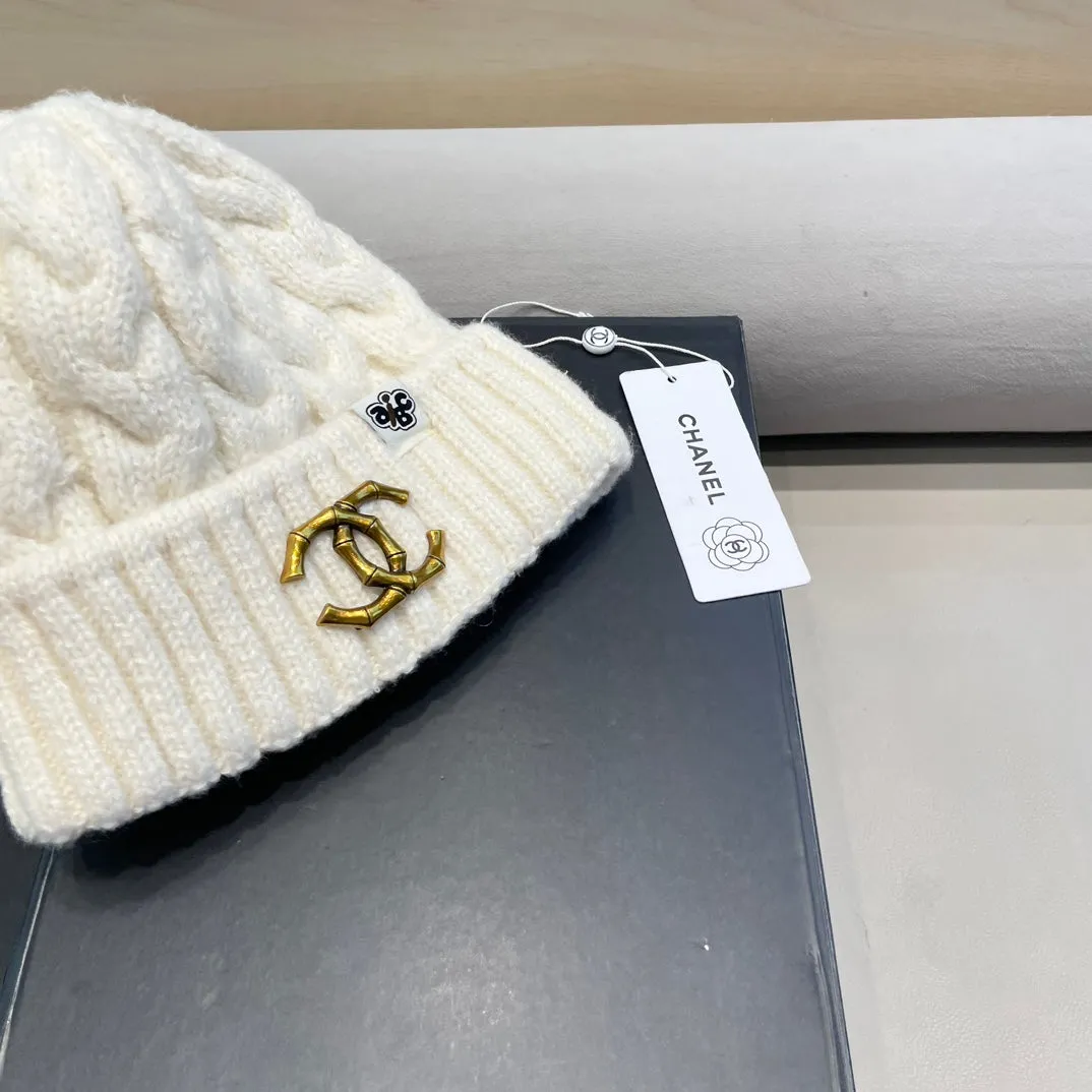 Beanie Hat In White Wool 431705 view 5