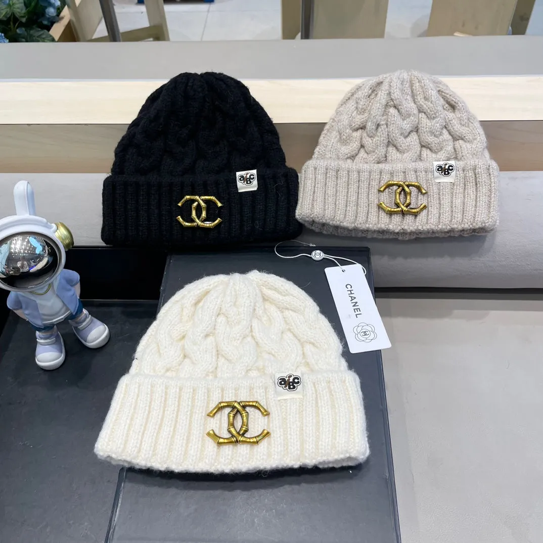 Beanie Hat In White Wool 431705 view 8