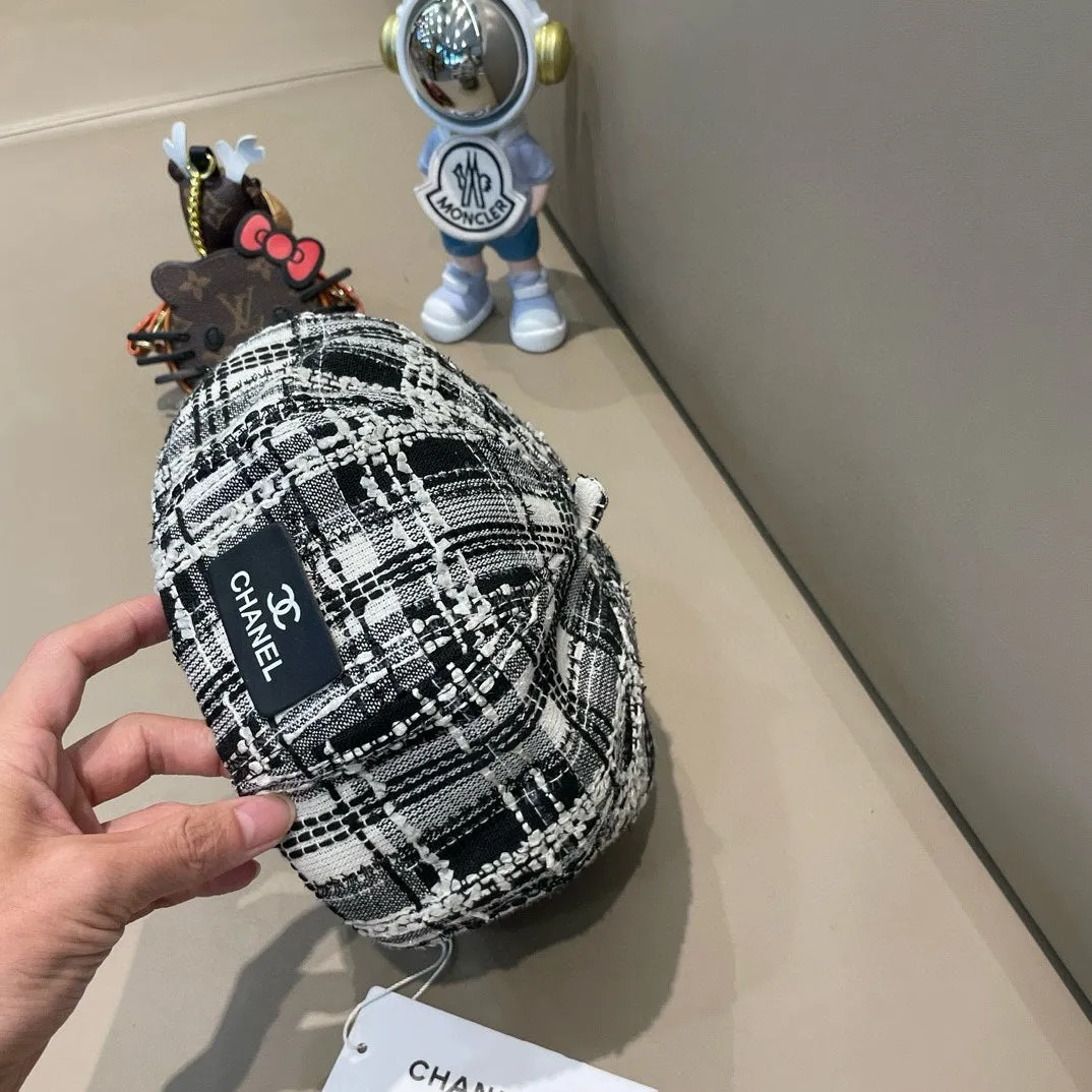 Beret Hat In Black Mix White Wool Tweed 422552 view 3