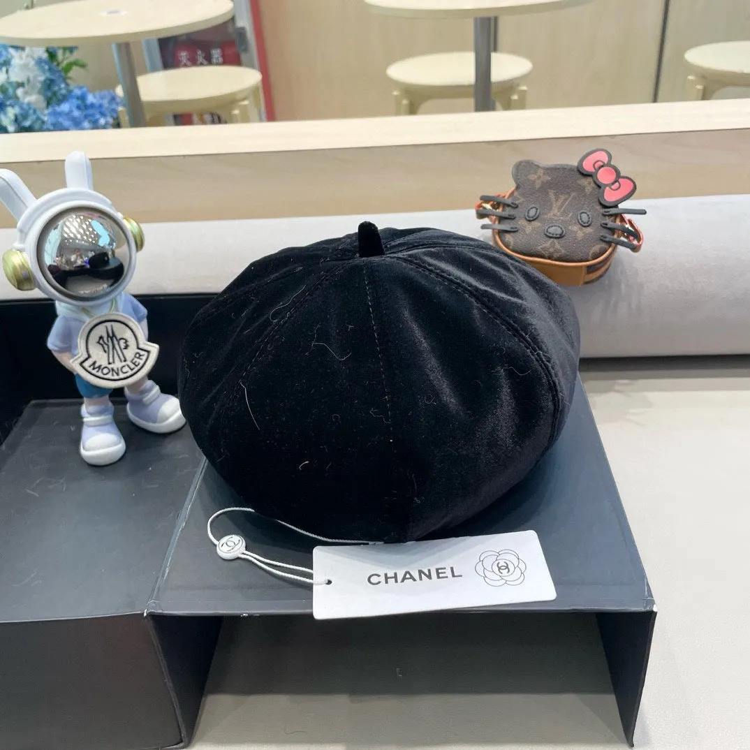 Beret Hat In Black Velvet 413324 view 3