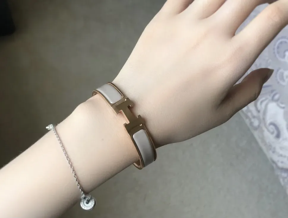 Aibou Clic Enamel Bracelet view 8