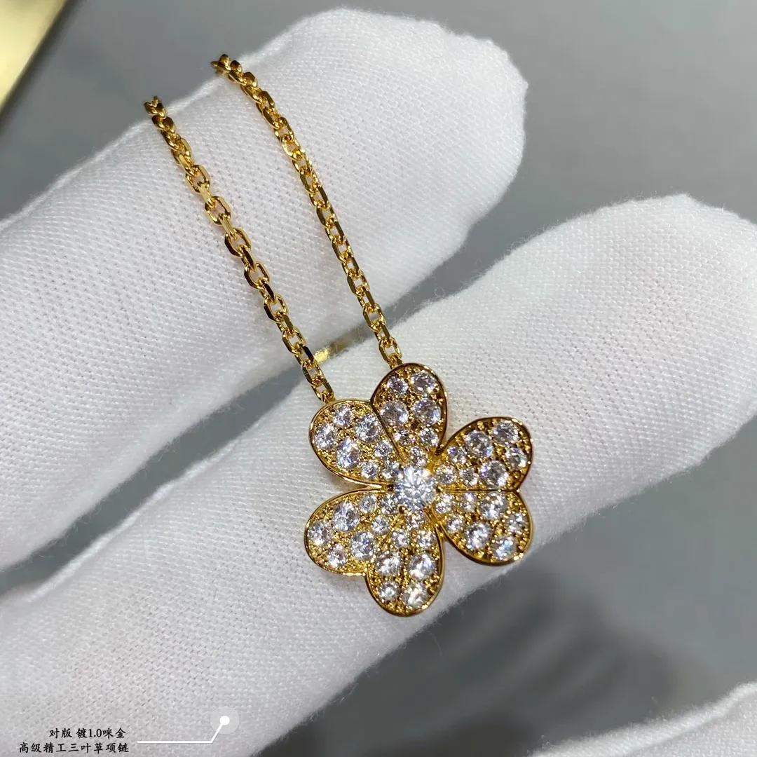 Alhambra Clover Diamond Necklace view 2