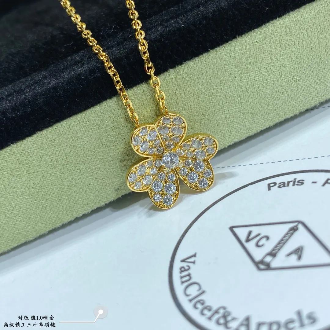 Alhambra Clover Diamond Necklace view 7