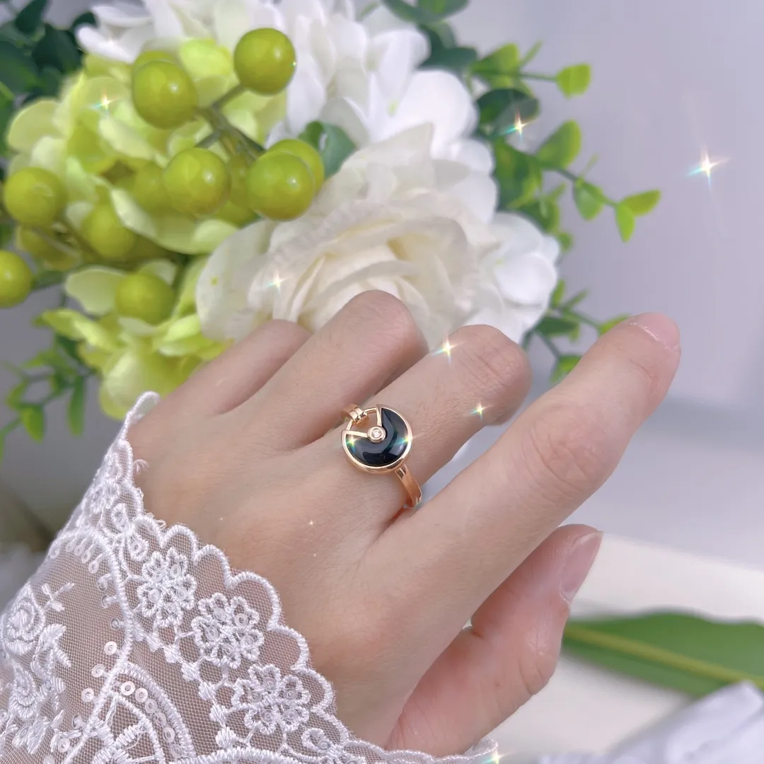 Amulet Ring Onyx view 2