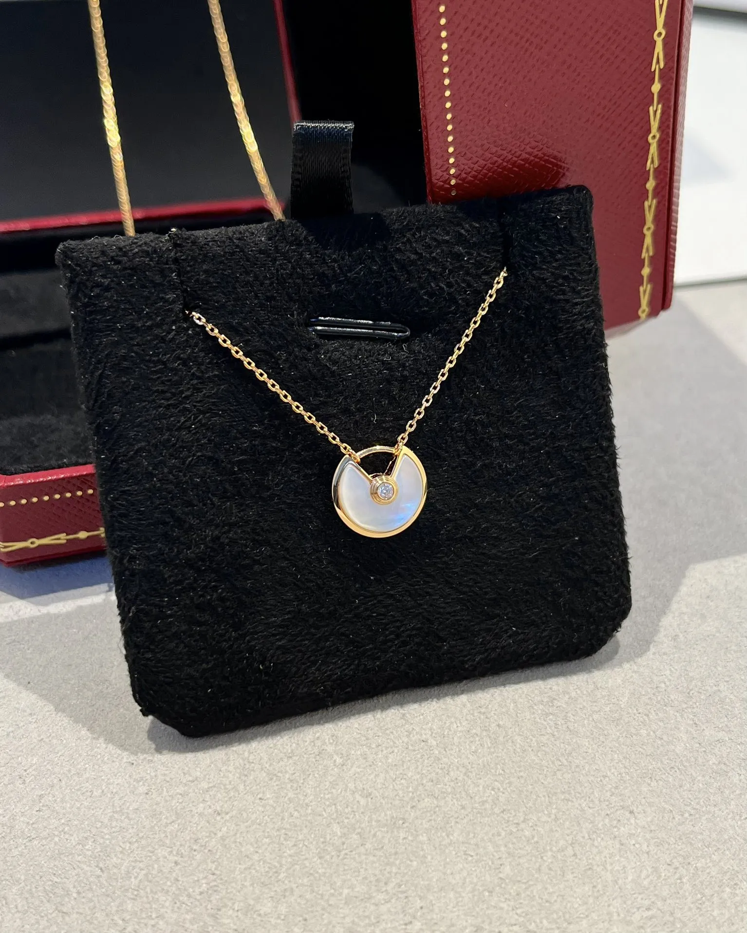 Amulette Necklace Mini Mother-of-Pearl view 2
