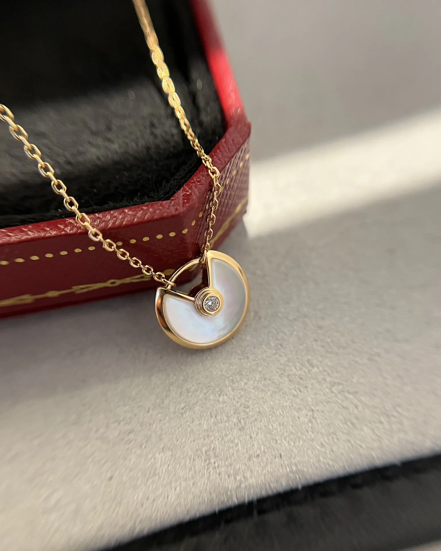 Amulette Necklace Mini Mother-of-Pearl view 5