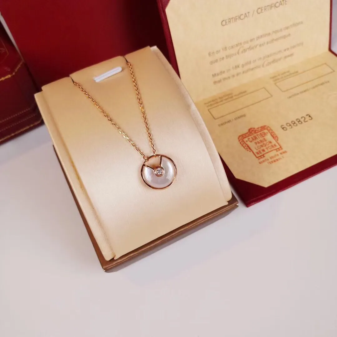 Amulette Necklace view 3