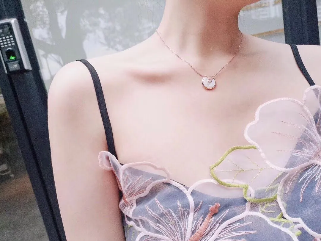 Amulette Necklace view 8
