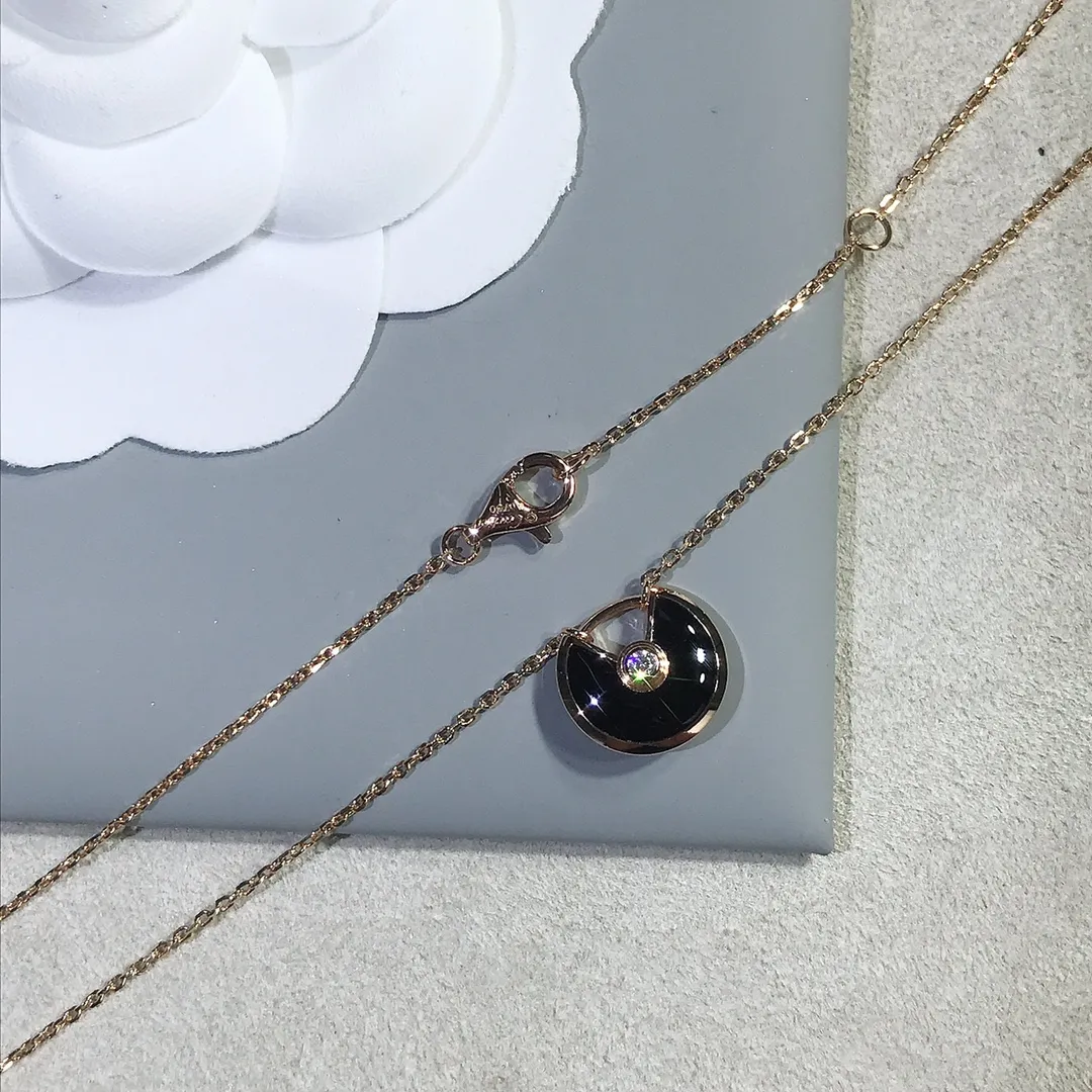 Amulette Onyx Power Charm view 4