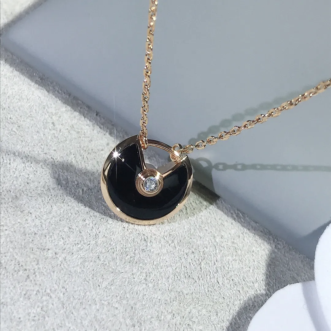 Amulette Onyx Power Charm view 6