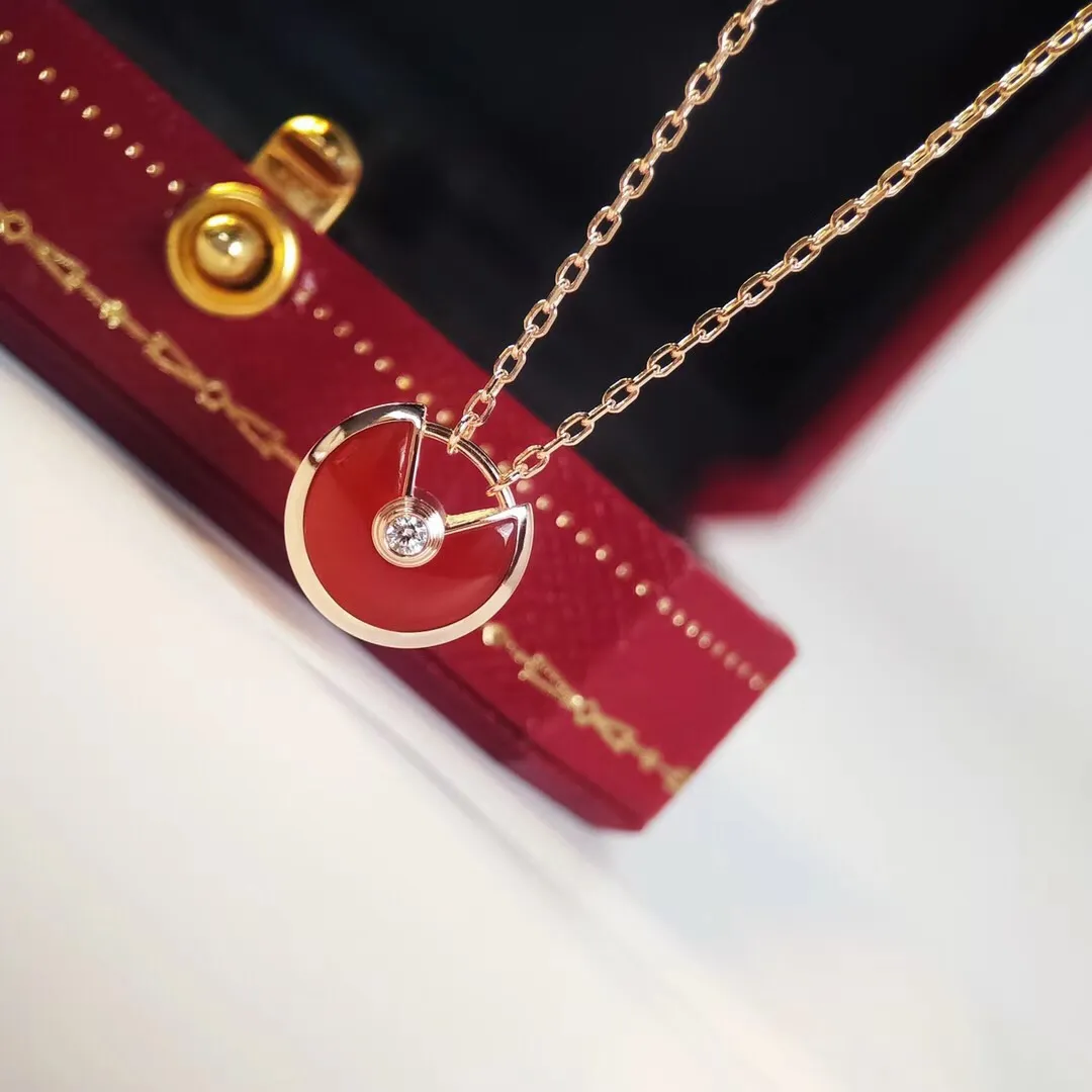 Amulette Red Carnelian view 5