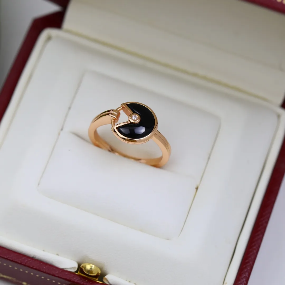 Amulette Ring Onyx Sterling Gold view 7
