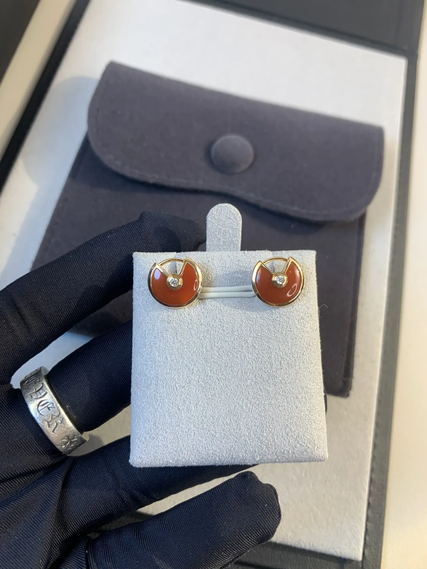 Amulette de Cartier Earrings Carnelian view 3