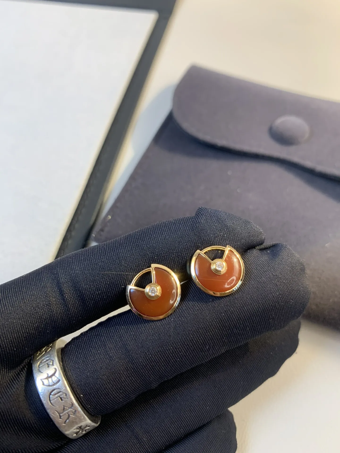 Amulette de Cartier Earrings Carnelian view 4