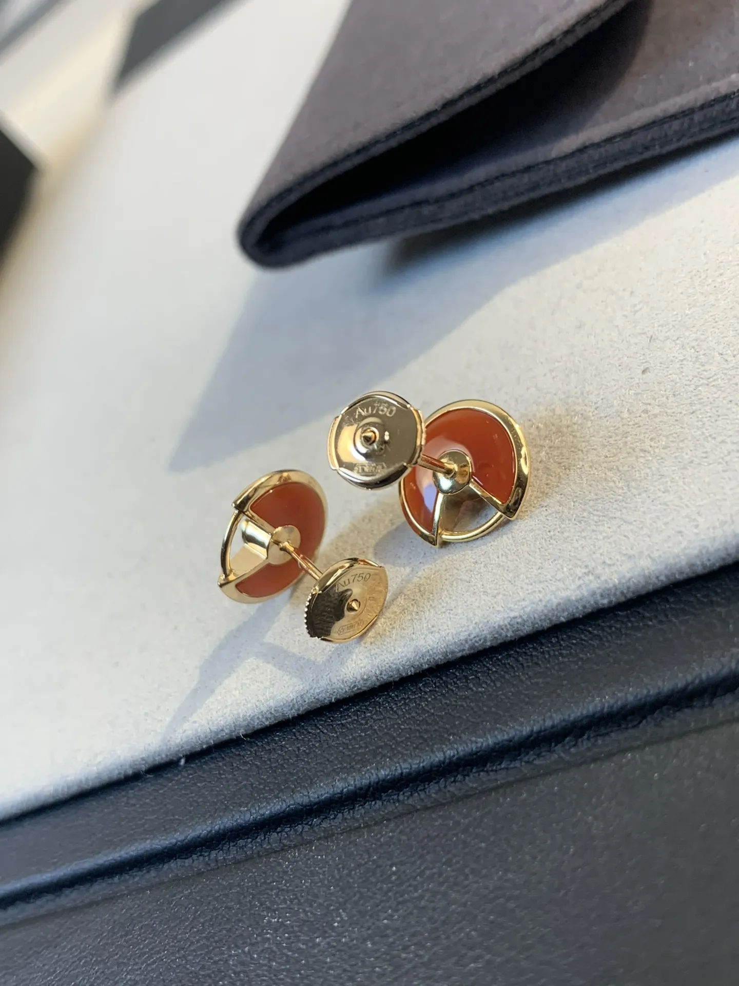 Amulette de Cartier Earrings Carnelian view 6