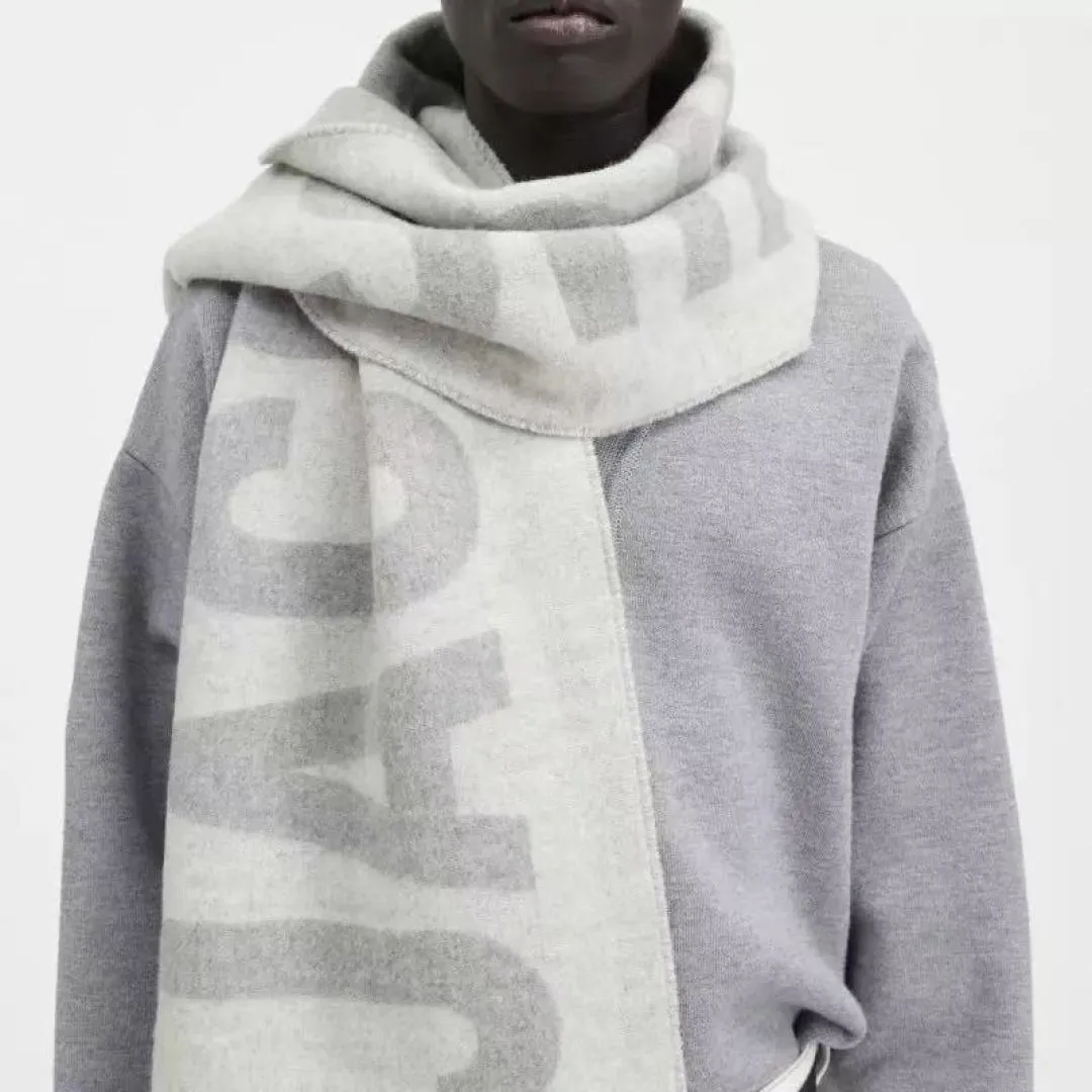 Scarves 19 Scarf Wool [SopSIQ] - Certified Pre-Owned Luxury