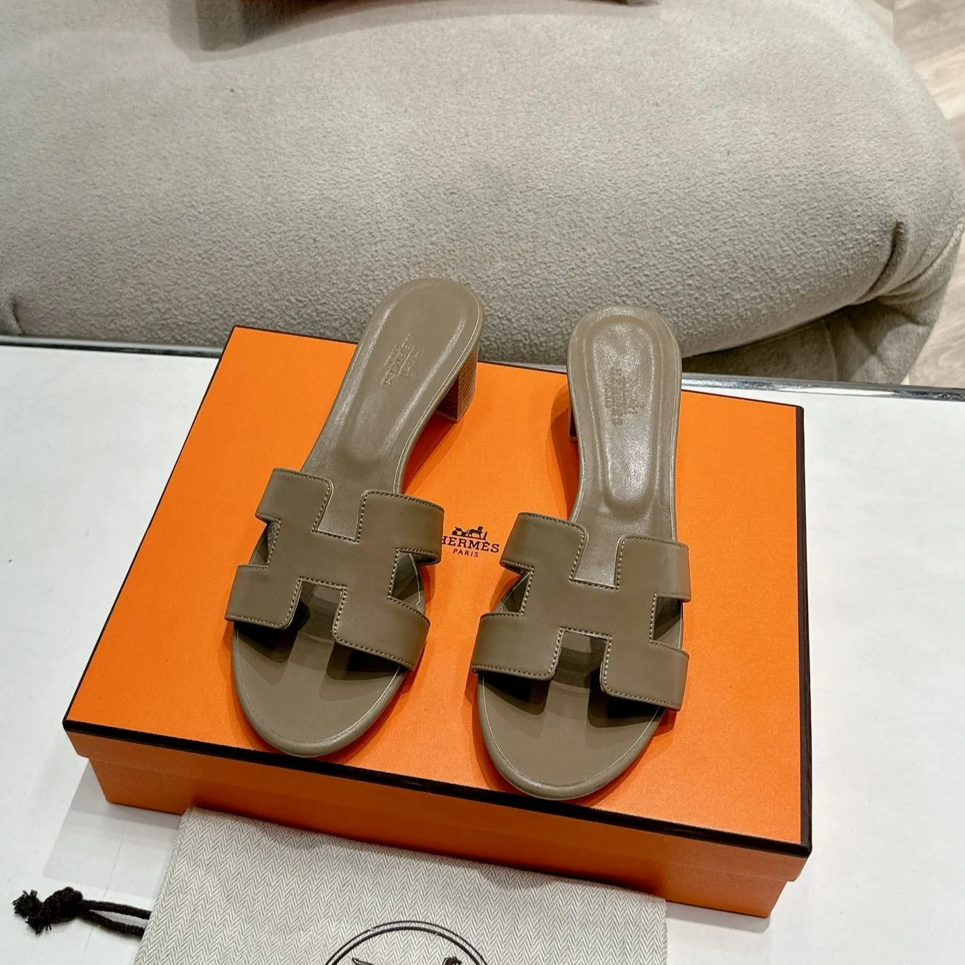Hermes Shoes 0ASIS SANDAL CHOCOLATE CALFSKIN CLASSIC - Certified Pre-Owned Luxury