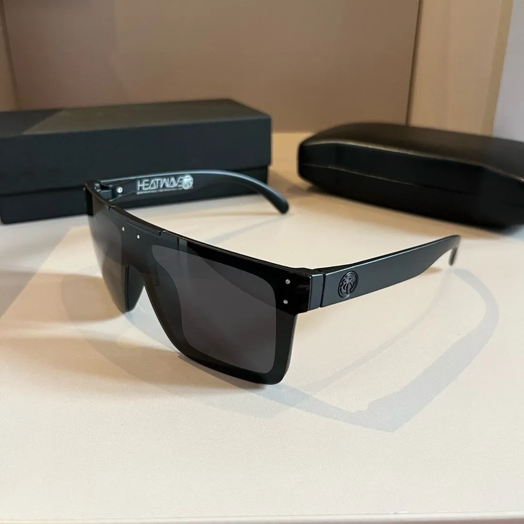 GG Glasses view 3