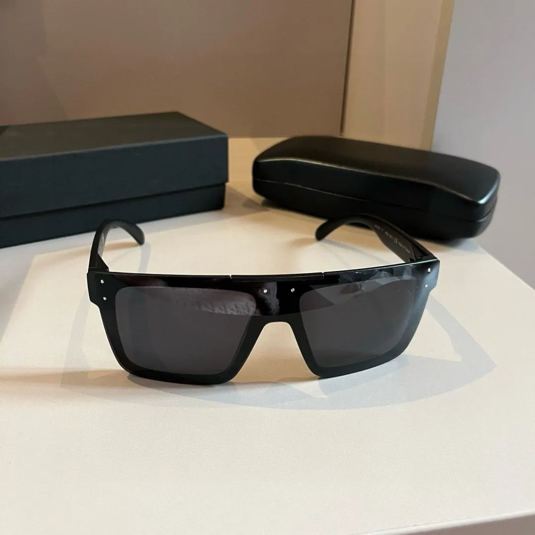 GG Glasses view 4